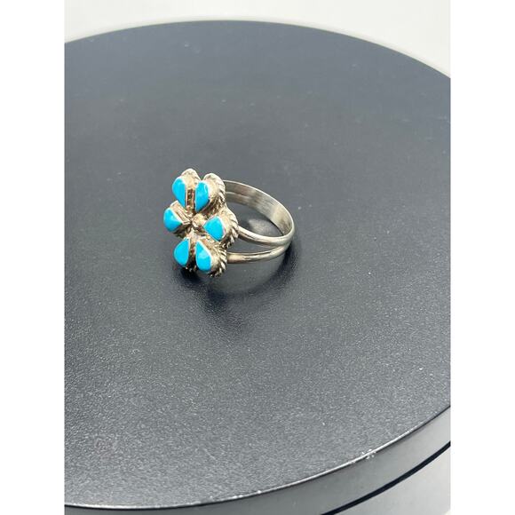 Geraldine Paquine GP Zuni Sterling Silver Blue Turquoise Ring
Petit Point Sz 8 - Picture 8 of 11